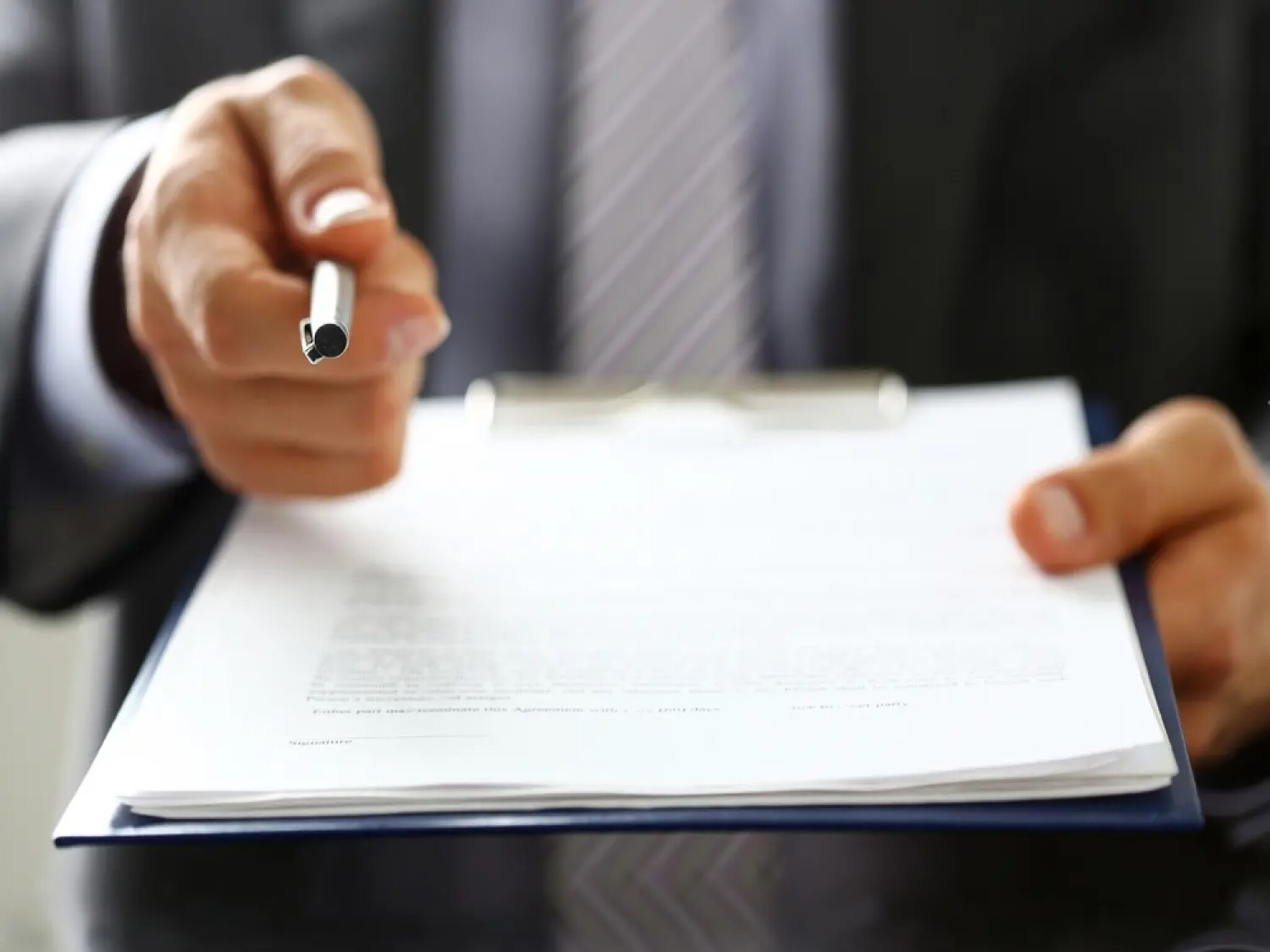 Types of employment contracts in the private sector in the Emirates