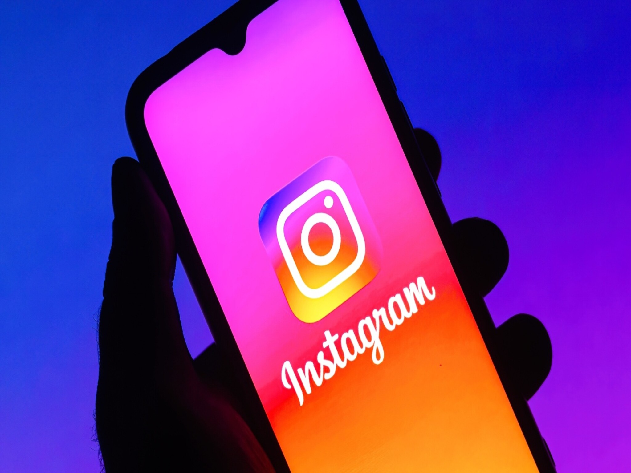 A new Instagram feature gives priority to close friends